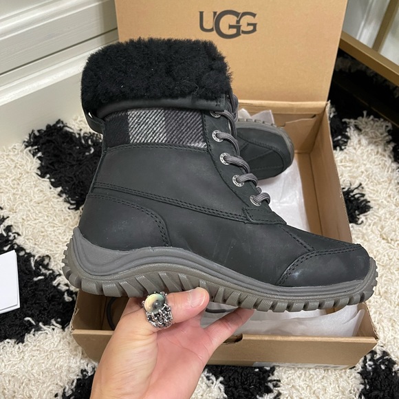 NIB Women’s Size 5 (European Size 36) UGG Adirondack II Plaid Waterproof Boots - Picture 7 of 16